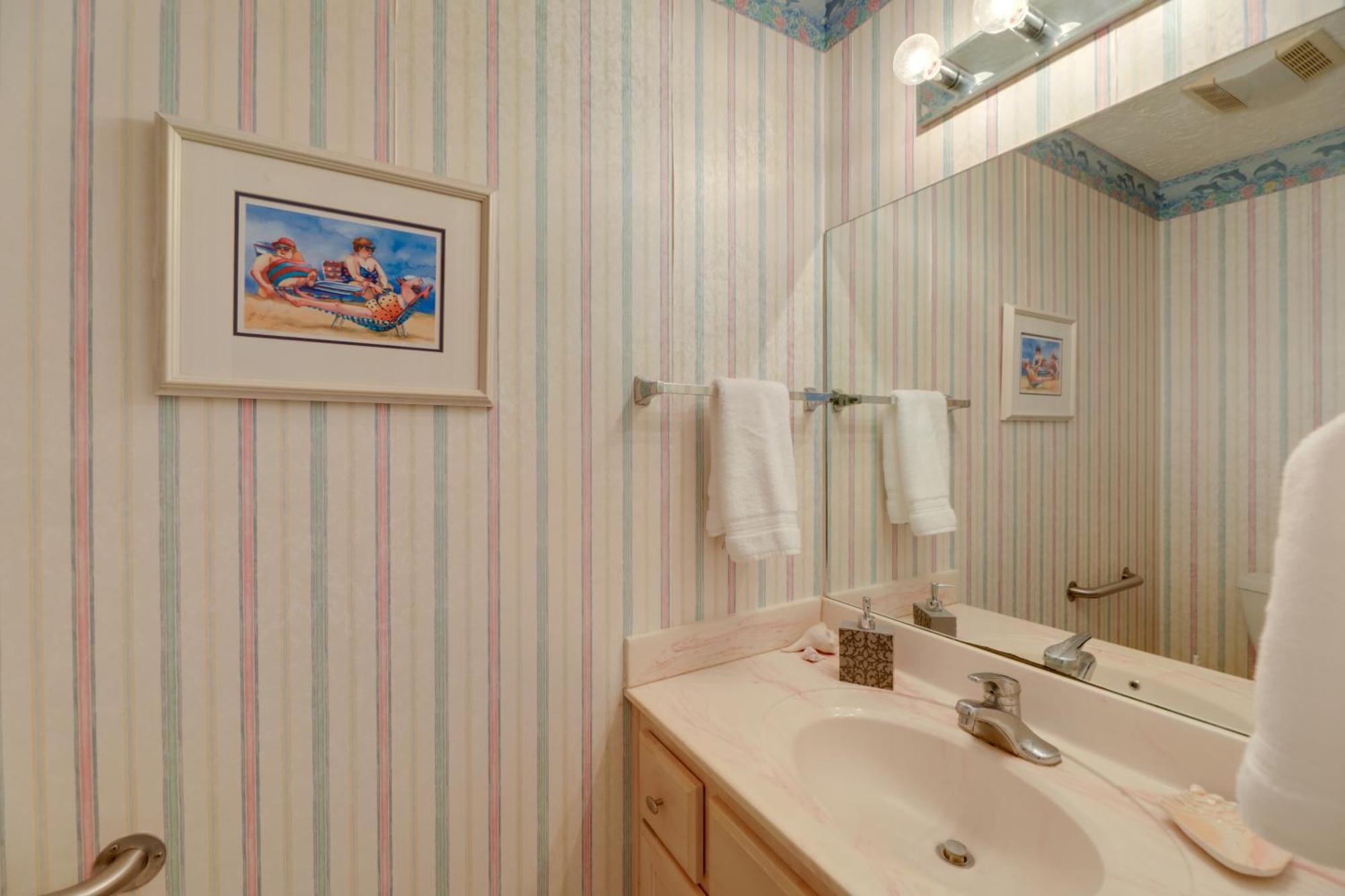 Pine Knoll Shores Getaway - Walk To Beach! エクステリア 写真