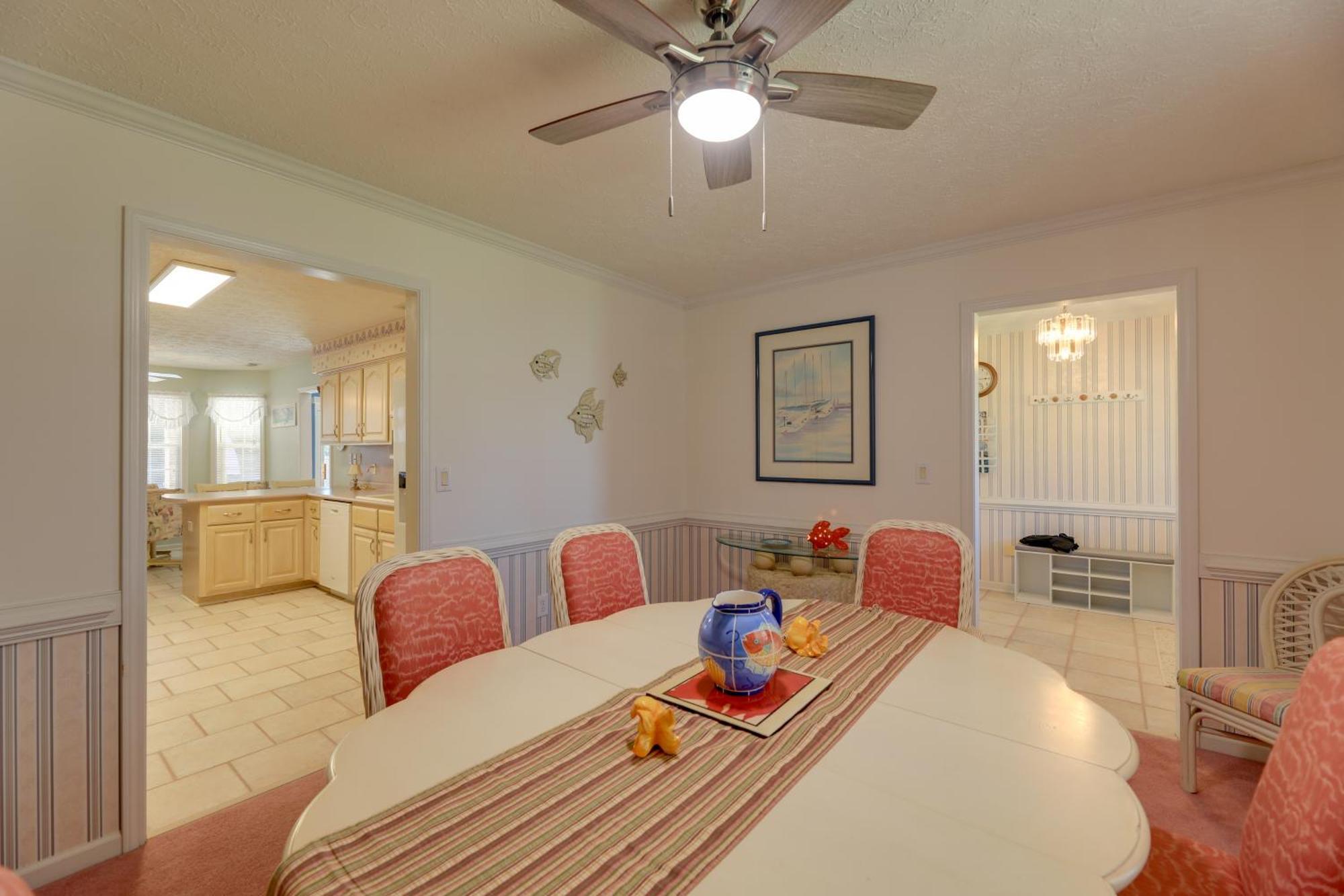 Pine Knoll Shores Getaway - Walk To Beach! エクステリア 写真